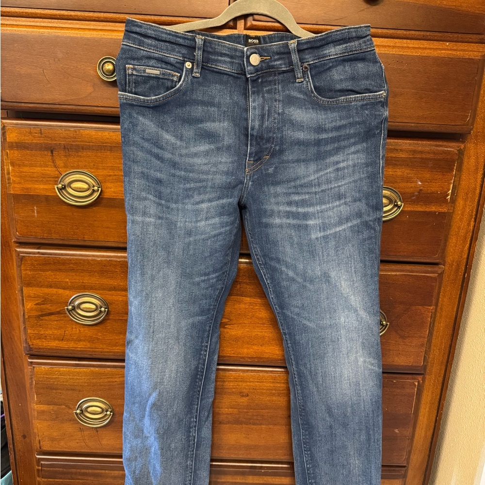 Hugo Boss Jeans – Waist 16, Rise 10", Inseam 28"